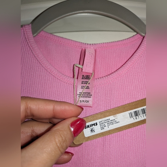 1. NWT SKIMS SOFT LOUNGE RIB SLEEVELESS DRESS IN COTTON CANDY - Picture 3 of 8
